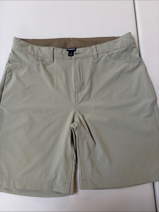 Patagonia Pants - Patagonia women Light Olive ChinoShorts